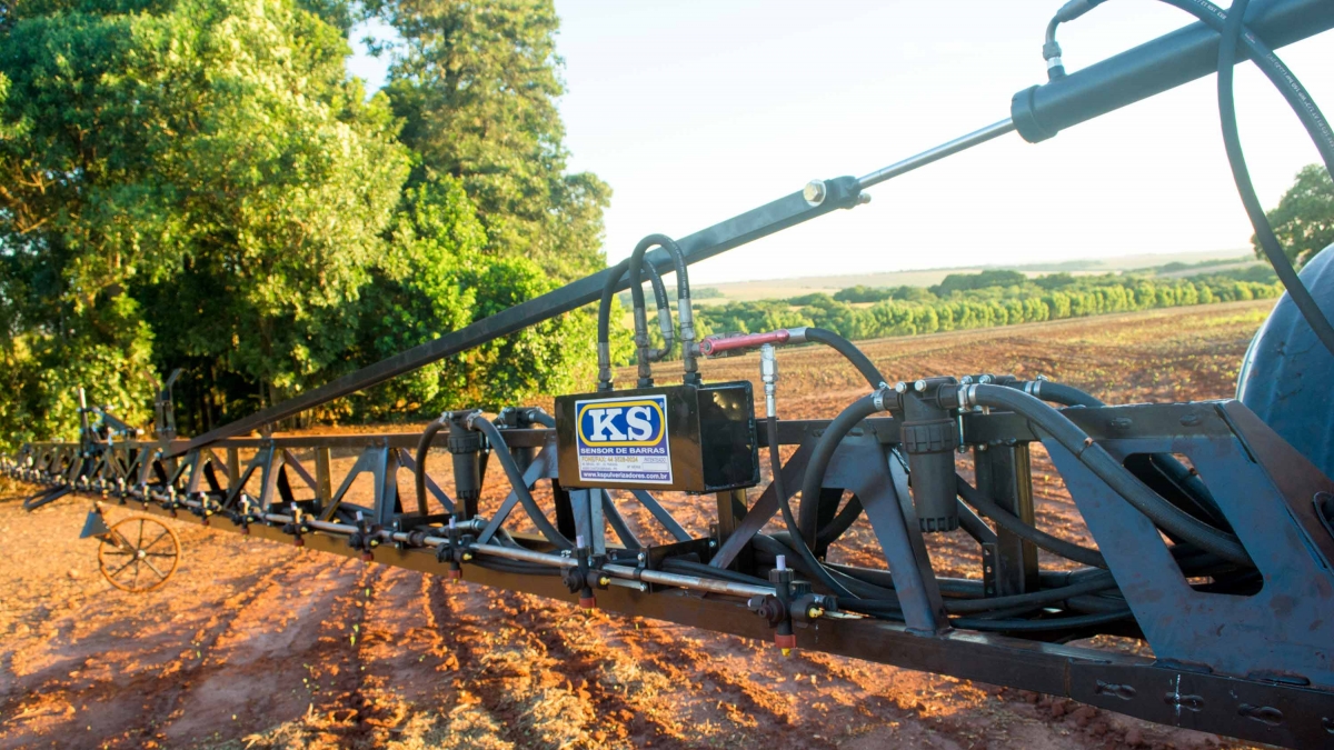 Sistema KS: Pulverizador autopropelido ou de arrasto pode contar com essa tecnologia