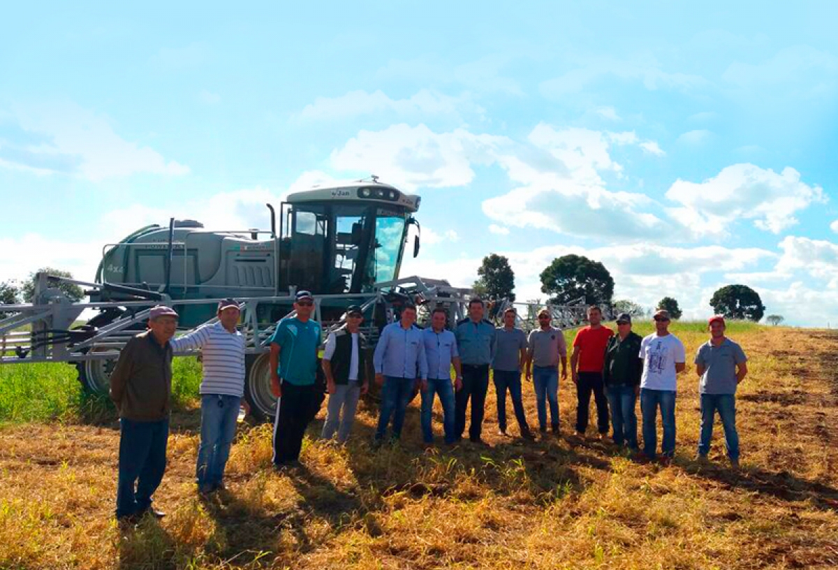 Equipe da KS Pulverizadores realiza demostração do Sistema KS em Não Me Toque - RS